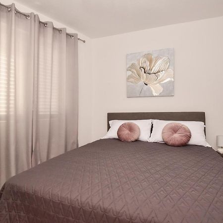 Apartman Luka Igrane Luaran gambar
