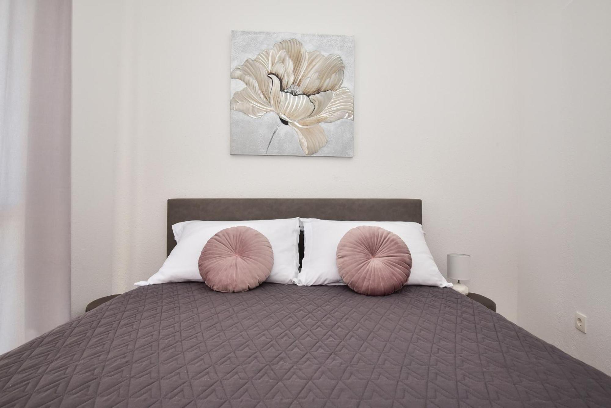 Apartman Luka Igrane Bilik gambar